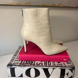 Kenneth Cole Spike heel Cream Croc Ankle boots Size 9